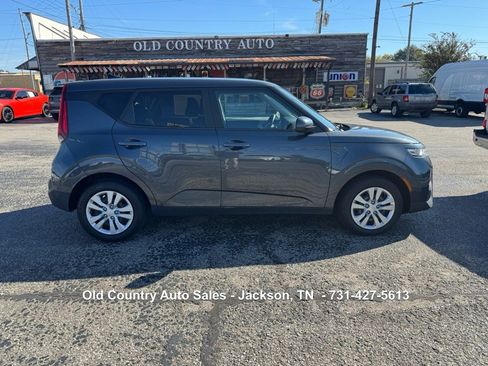 Used 2021 Kia Soul LX image 1