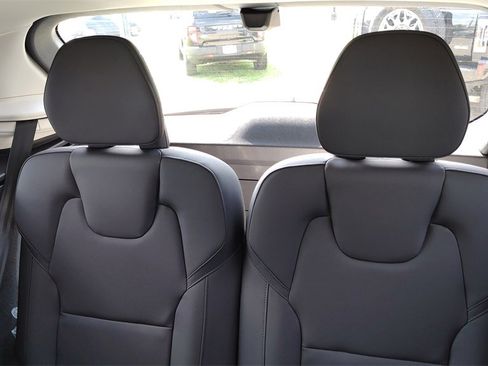 New 2026 Volvo XC90 B6 Plus w/ Protection Package Premier image 37