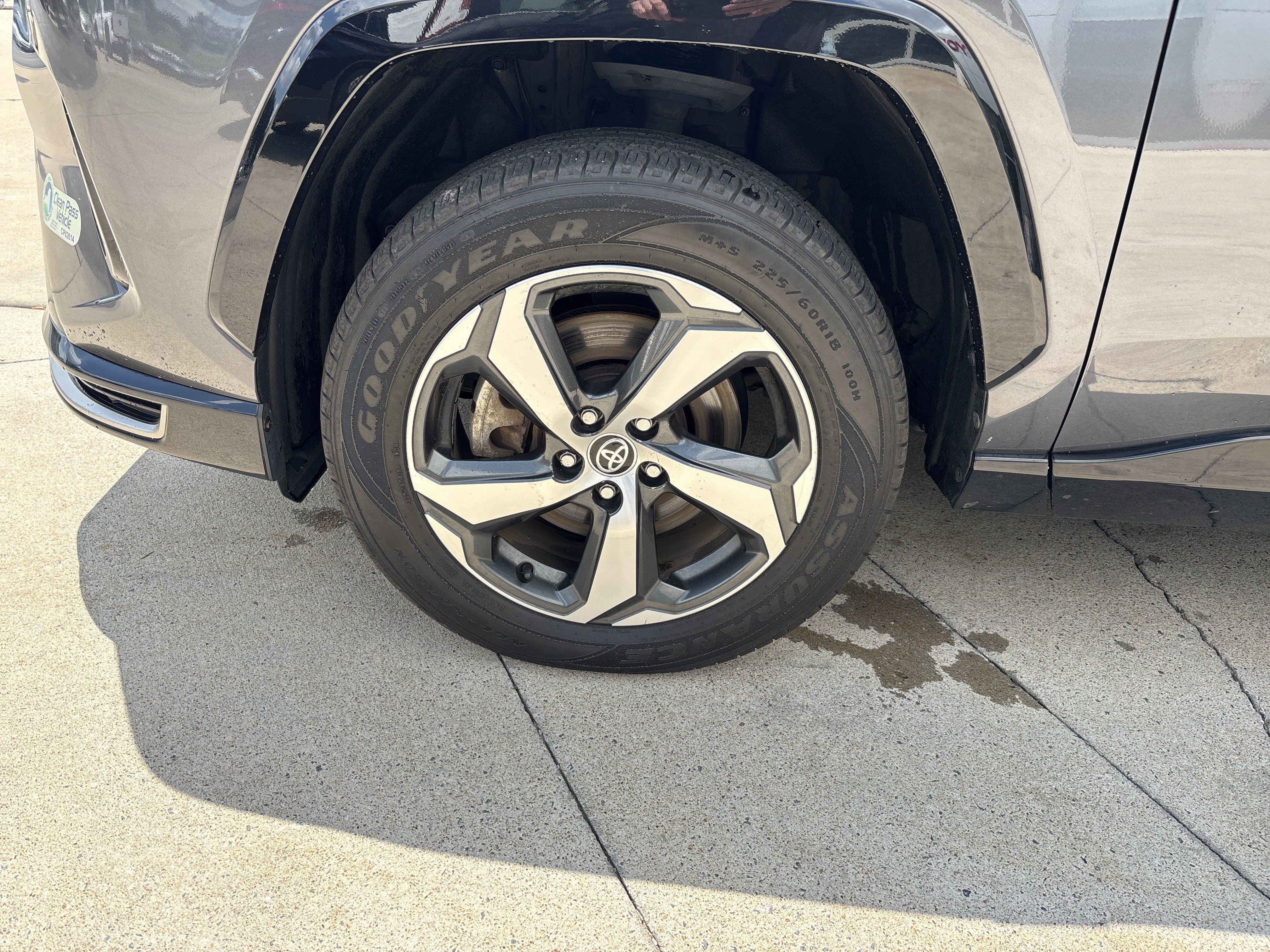 Used 2022 Toyota RAV4 SE w/ Weather & Moonroof Package AWD/4WD image 33