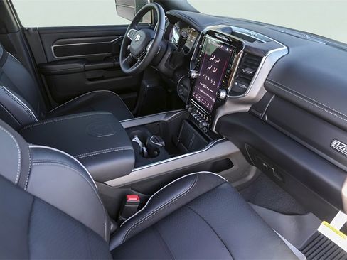 Used 2025 RAM 3500 Laramie w/ Sport Appearance Package image 32