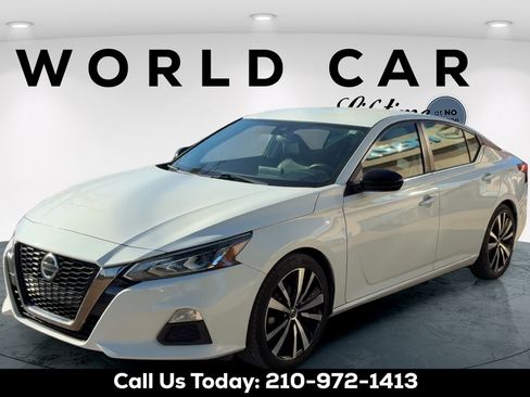 Used 2022 Nissan Altima 2.5 SR FWD image 14