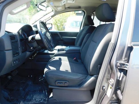 Used 2013 Nissan Titan SV w/ SV Value Truck Pkg image 6