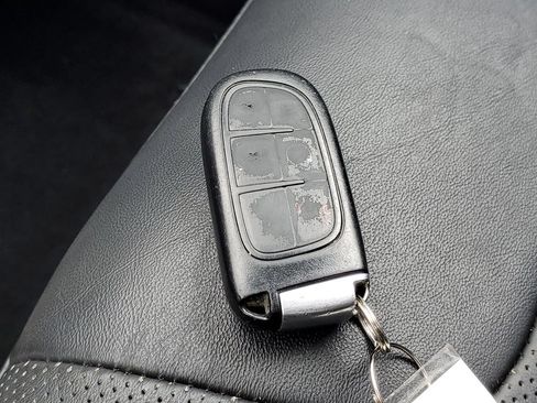 Used 2019 Jeep Cherokee Limited AWD/4WD image 31