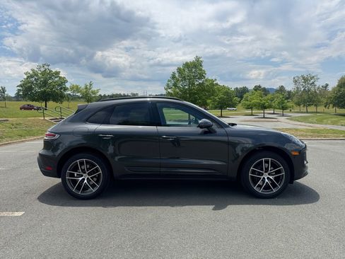 Certified 2025 Porsche Macan Turbo AWD/4WD image 8