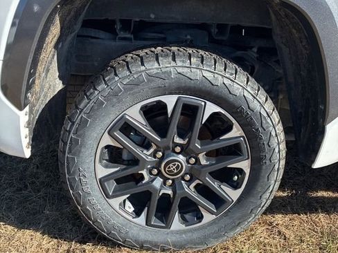 Used 2023 Toyota Tundra Limited image 8