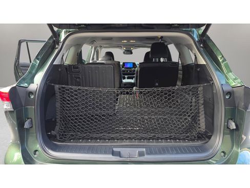 Used 2023 Toyota Highlander XLE image 18