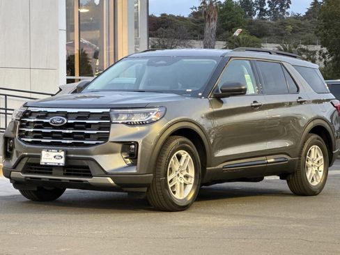 New 2026 Ford Explorer Active w/ Active Comfort Package image 7