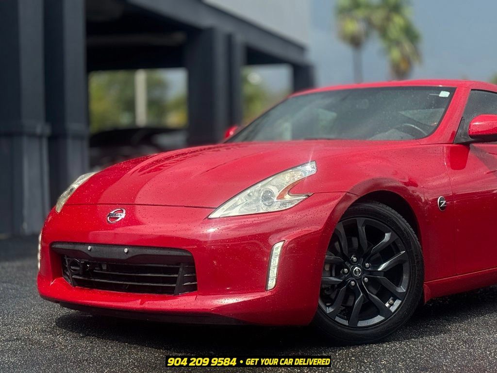 Used 2016 Nissan 370Z Coupe RWD image 2
