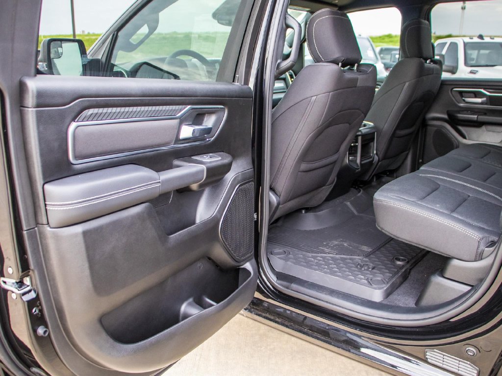 Used 2025 RAM 1500 Big Horn AWD/4WD image 26