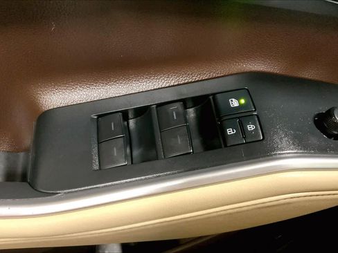 Used 2022 Toyota Highlander XLE image 37