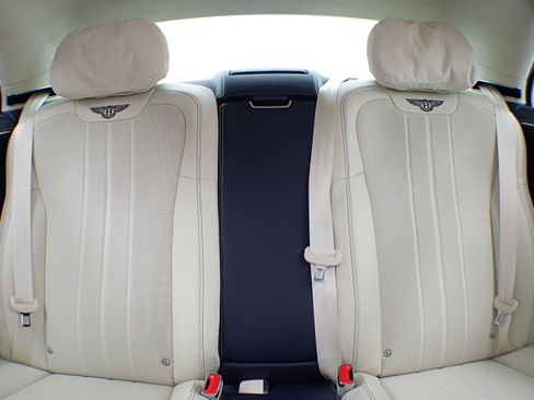 Certified 2022 Bentley Flying Spur Plug-In Hybrid AWD/4WD image 45