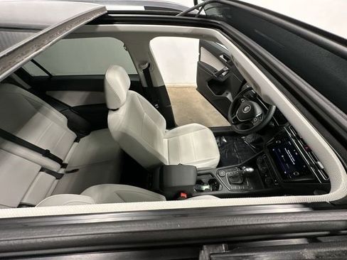 Used 2020 Volkswagen Tiguan SEL image 6
