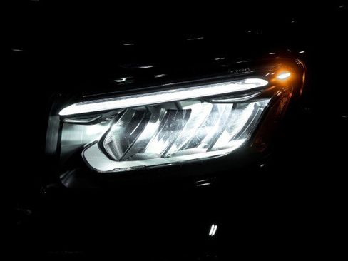 Certified 2025 Mercedes-Benz GLB 250 image 7