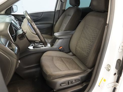 Used 2018 Chevrolet Equinox LT FWD image 3