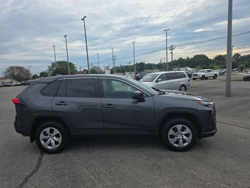 Used 2025 Toyota RAV4 LE AWD/4WD image 3