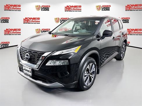 Used 2023 Nissan Rogue SV image 12