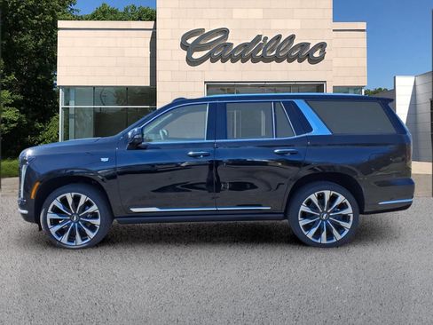 New 2026 Cadillac Escalade Luxury image 2