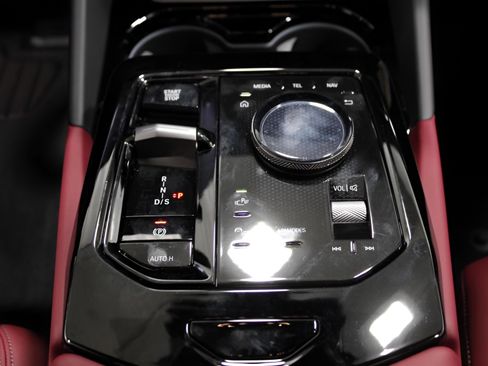 Certified 2025 BMW 530i xDrive w/ Premium Package image 18