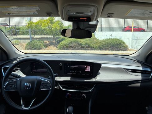 Used 2025 Buick Encore GX Preferred FWD image 32