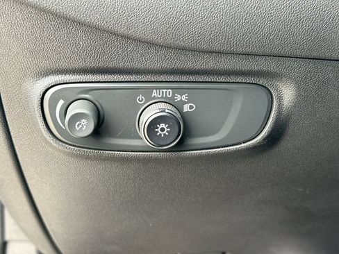 Used 2024 Chevrolet Equinox LT w/ LPO, Floor Liner Package FWD image 21