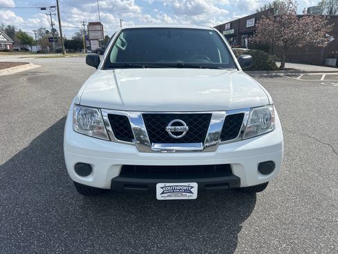 Used 2019 Nissan Frontier SV image 6