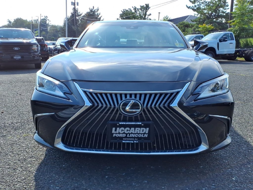 Used 2019 Lexus ES 350 w/ Premium Package FWD image 2