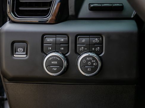 Used 2026 GMC Sierra 2500 AT4X AWD/4WD image 22