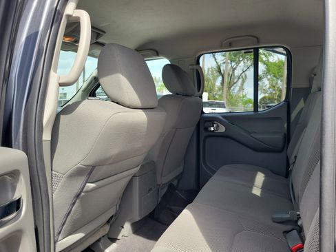 Used 2020 Nissan Frontier SV w/ Midnight Edition Floor Mats image 13