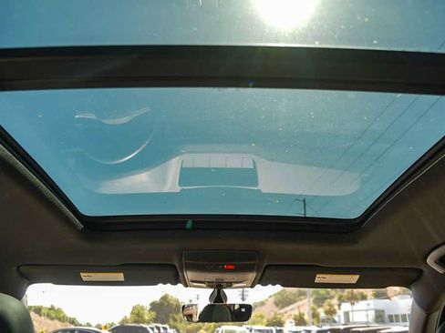 Used 2023 Volkswagen Atlas Cross Sport SE w/ Panoramic Sunroof Package FWD image 18
