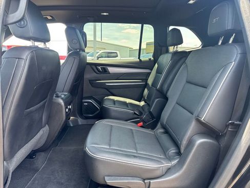 Used 2025 Buick Enclave Sport Touring w/ Power Package FWD image 13