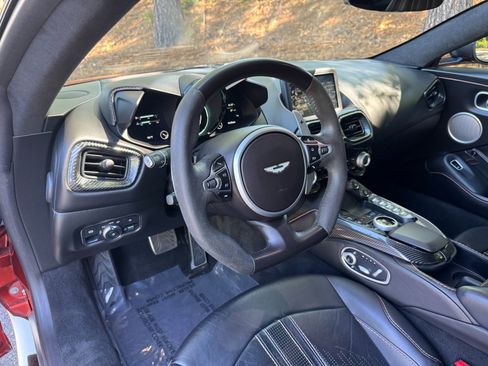 Used 2020 Aston Martin V8 Vantage Coupe RWD image 33