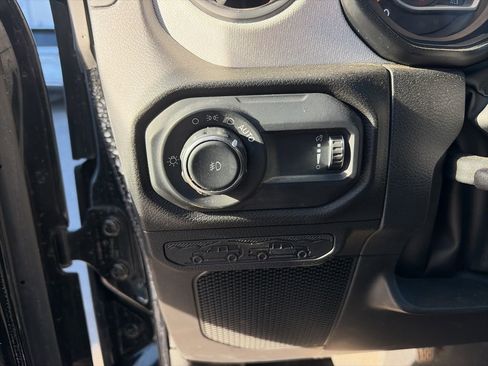 Used 2024 Jeep Wrangler Sport S image 15