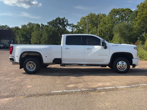 Used 2020 Chevrolet Silverado 3500 High Country AWD/4WD image 3