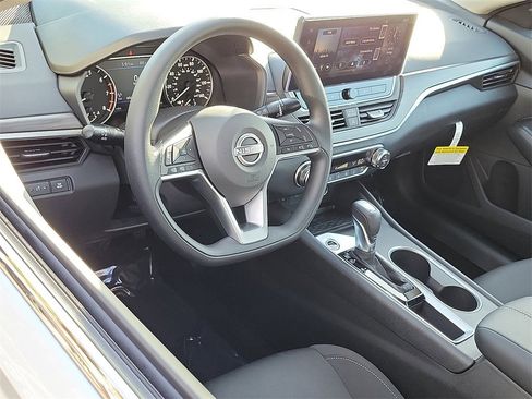 New 2025 Nissan Altima 2.5 SV w/ SV Special Edition Package image 4