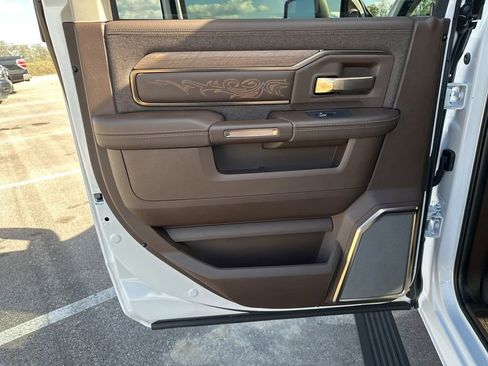 Used 2025 RAM 3500 Longhorn image 38