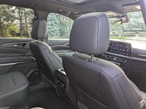 Certified 2025 Chevrolet Traverse High Country w/ LPO, Floor Liner Package AWD/4WD image 22