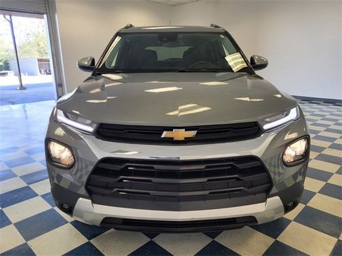 Used 2023 Chevrolet TrailBlazer LT w/ Convenience Package image 2