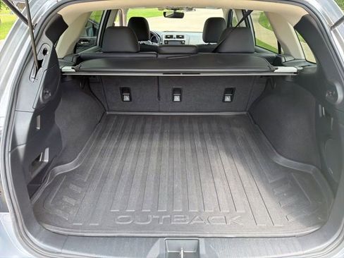 Used 2019 Subaru Outback 2.5i Limited AWD/4WD image 20