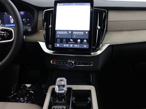 New 2026 Volvo XC90 B6 Plus w/ Protection Package Premier AWD/4WD image 24