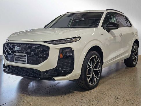 New 2026 Audi Q3 quattro 2.0T AWD/4WD image 3