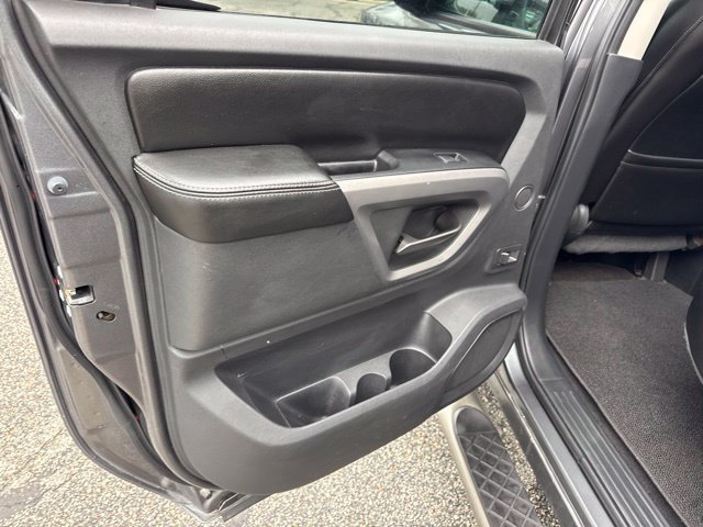 Used 2015 Nissan Titan PRO-4X w/ Pro-4x Luxury Package AWD/4WD image 10