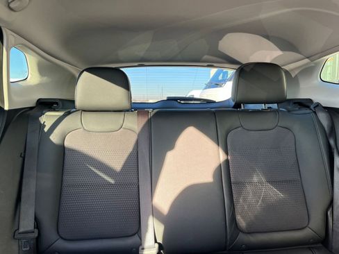 Used 2025 Chevrolet Trax LT image 37