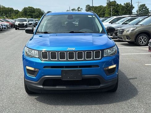 Used 2017 Jeep Compass Sport w/ Cold Weather Group AWD/4WD image 2