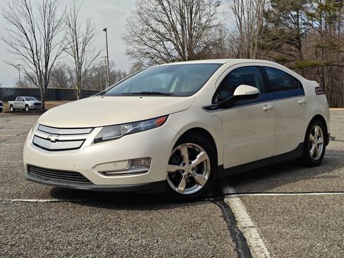 Used 2014 Chevrolet Volt Premium w/ Premium Trim Package image 1