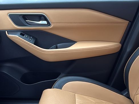 Certified 2023 Nissan Rogue Platinum AWD/4WD image 19