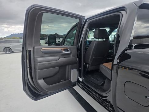 Used 2025 Chevrolet Silverado 3500 High Country w/ High Country Premium Package AWD/4WD image 15