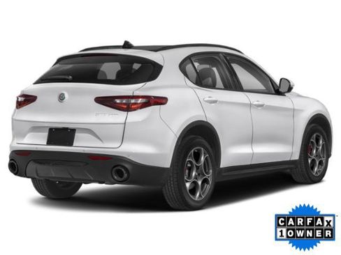 Used 2022 Alfa Romeo Stelvio Ti AWD/4WD image 5