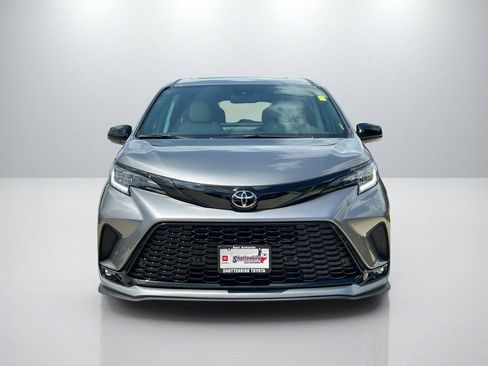 Used 2026 Toyota Sienna XSE AWD/4WD image 2