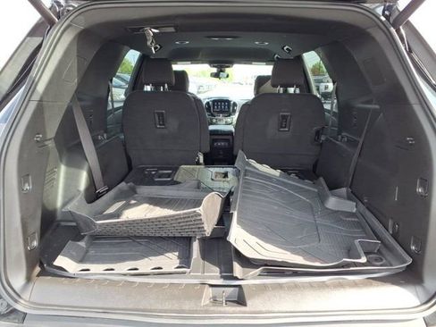 Used 2023 Chevrolet Traverse LT FWD image 29