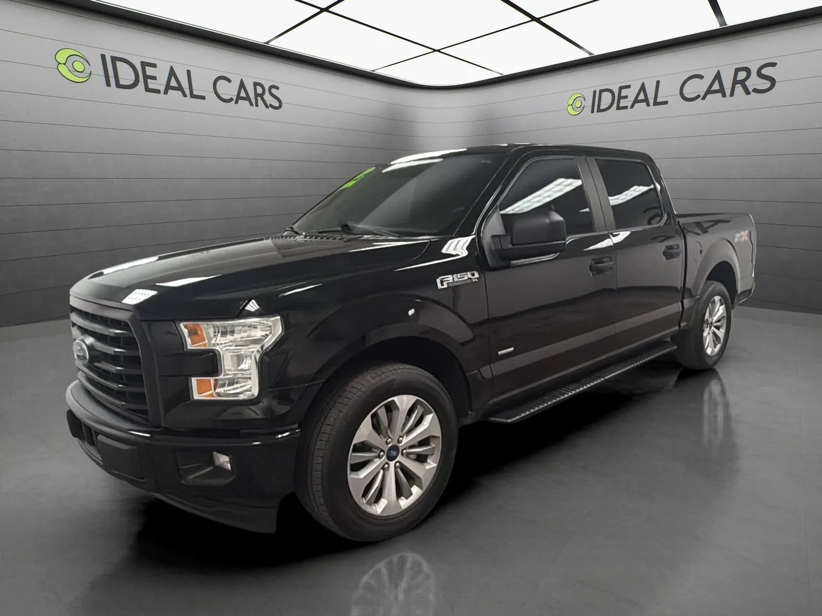 Used 2017 Ford F150 XL w/ Equipment Group 101A Mid RWD image 1